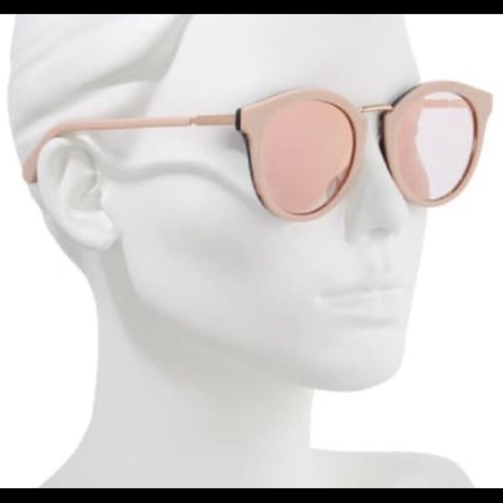 Pink sunglasses, great condition no scratches